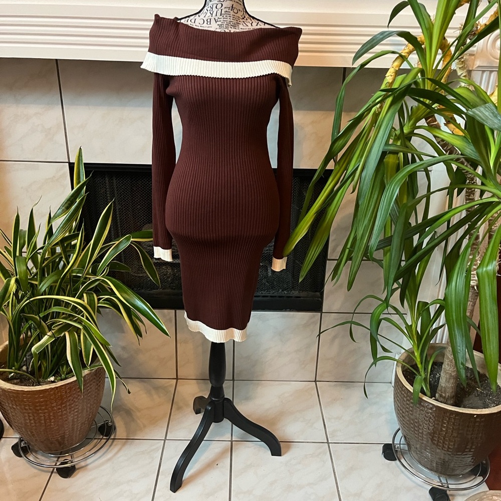 Brown Off-Shoulder Ribbed Dress with White Trim
